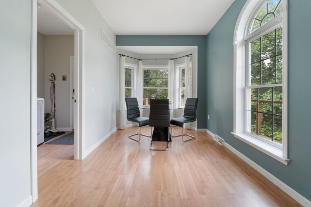 How to Match Wall Color with Wood Floor The Best Guide for Endicott, NY Homeowners Brushes